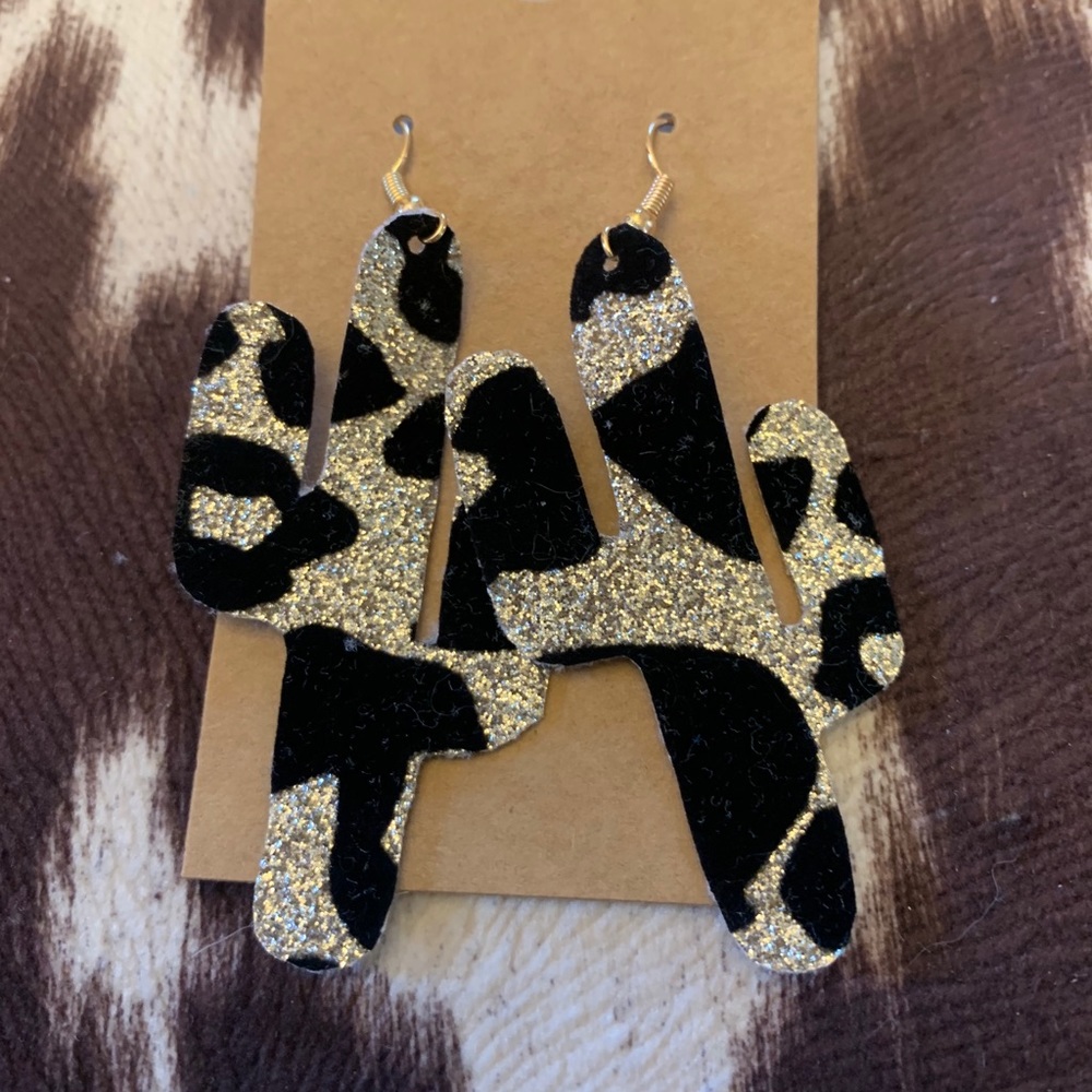 Sparkle cheetah earrings